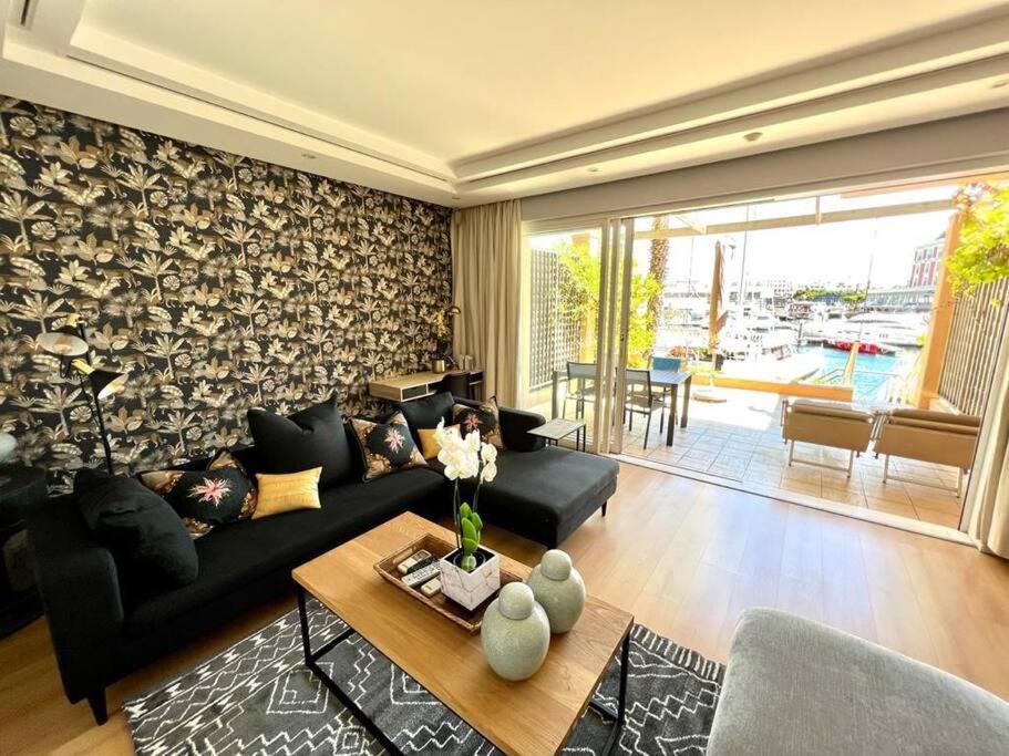 Parama 003 Secure, Luxurious Waterfront Apartment Fokváros Kültér fotó